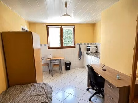 studio meublé à côté du lycée saint denis