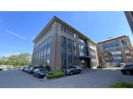 bureau paysager à louer près de la sortie e19 à malines