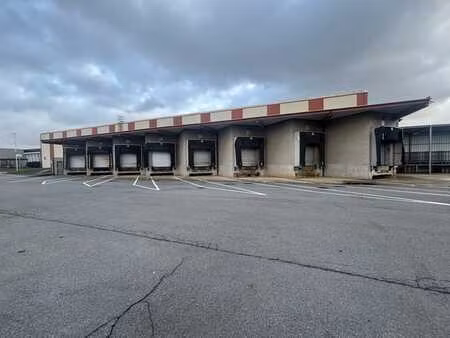 bâtiment logistique à louer à tournai