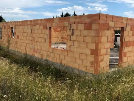 maison à terminer - 150 m2 + 150 m2 activité artisanale ou professionnelle - zone ui - ter