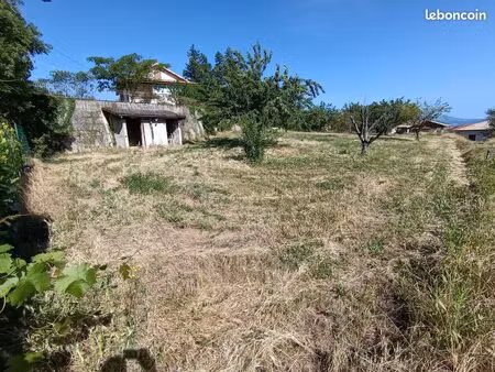 terrain 720 m²