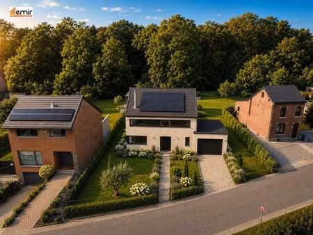 terrain 1090m² - 23m façade - richelle