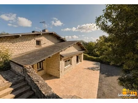 maison 9 pièces 215 m²