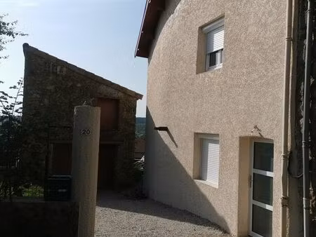 location maison de village