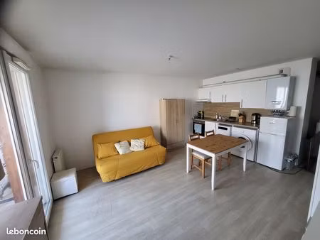 studio meublé 25m2 rer c