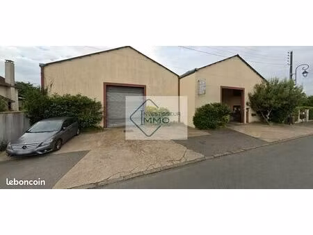local industriel 1 038 m²