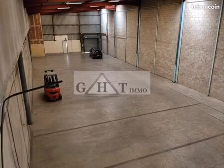 local industriel 1 000 m²