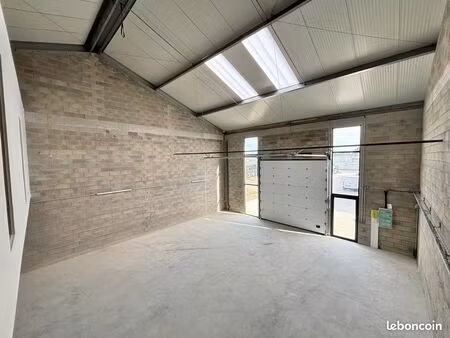 local 235 m² milly-la-forêt