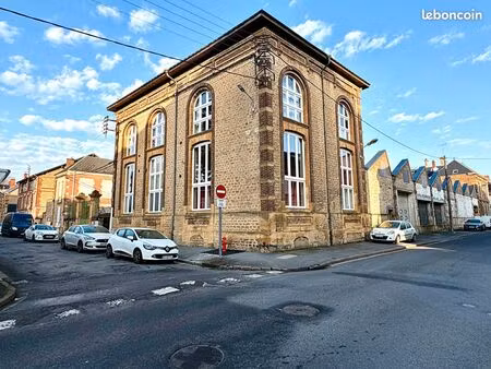 immeuble 15 pièces 367 m²