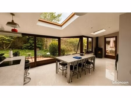 propriété 6 pièces 206 m²