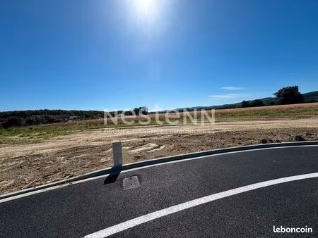 terrain 671 m² les issards