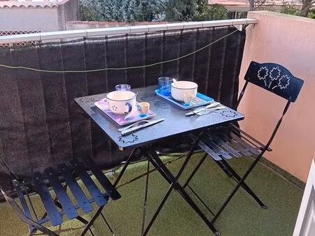 narbonne-plage – t2 cabine avec balcon et parking privatif – 94 000