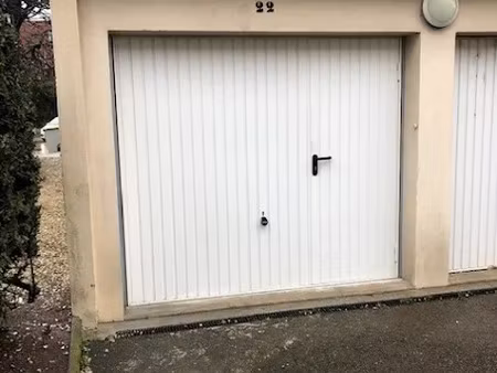 location parking à saint-julien-les-villas (10800)  60 €