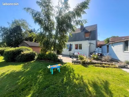 maison individuelle située dans un environnement privilégié à proximité immédiate de la fr