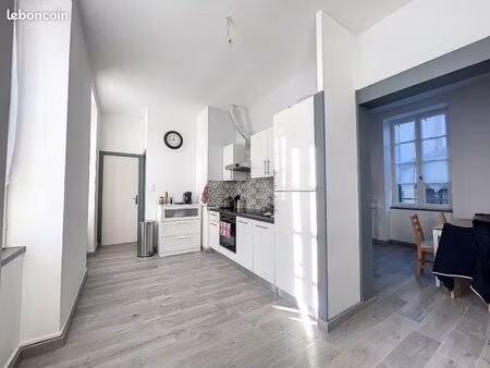 immeuble composé de 4 appartements