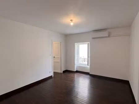 maison de village rénovée 90 m² – 3 chambres – 99000