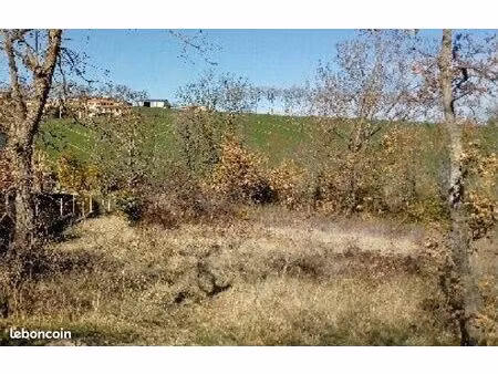 terrain 1 400 m² ajac