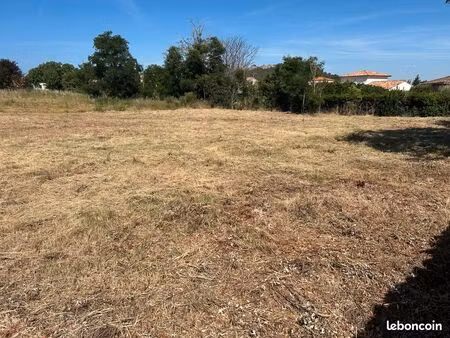 terrain constructible 841 m2