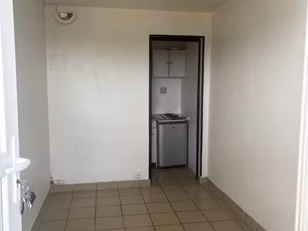 studio 1 pièce 12 m²