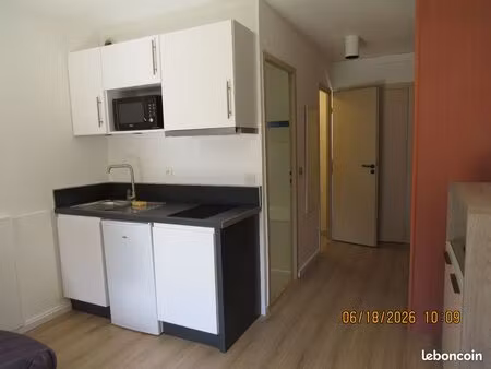 location studio meublé