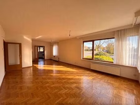 appartement à louer à maaseik € 950 (lpey7) - janssen maasbrug | zimmo