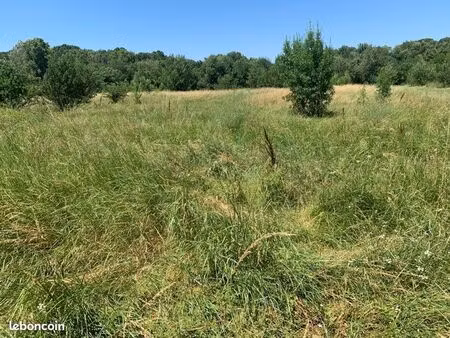 location terrain sainte anastasie