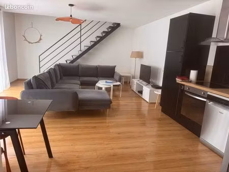 “t3 duplex meublé 80 m² + parking  tram belges  disponible 20 juillet
