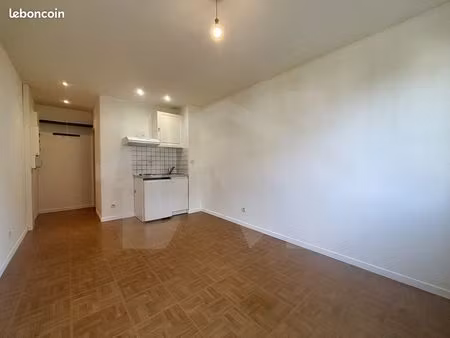 studio 1 pièce 14 m²
