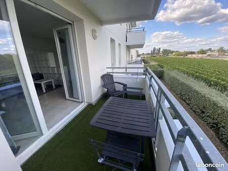 studio calme près de tout