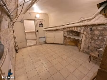 studio de photo ou de musique / espace de travail 15m² box local métro pigalle saint georg