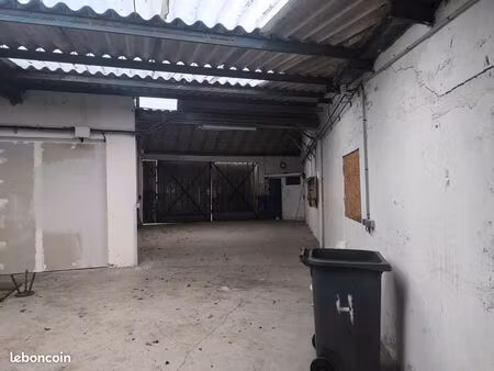 hangar de 200 m² pour dépôt ou stockage