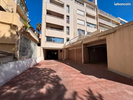 garage 60m²
