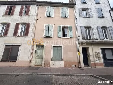maison 9 pièces 225 m²