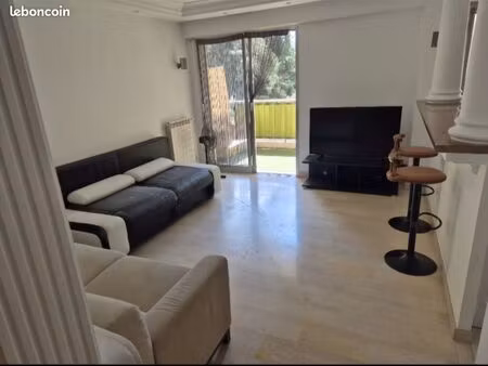 studio semi meublé