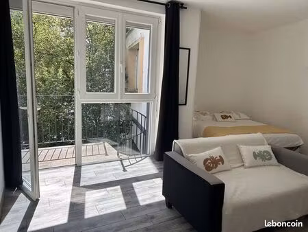 studio 1 pièce 28 m²