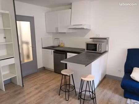 studio meublé 26m² refait à neuf  au-centre ville de poligny