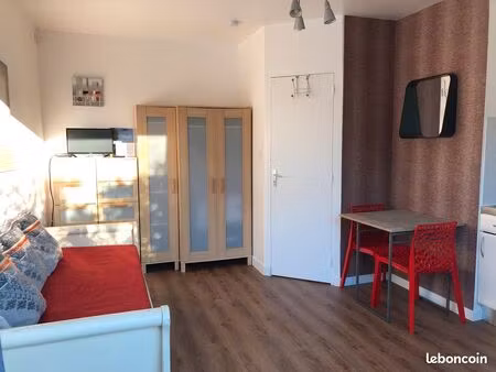 studio meublé avec terrasse aménagée