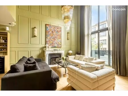 maison 9 pièces 389 m²