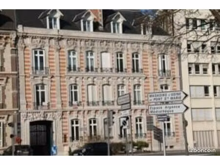 t2/3 de standing meublé dans résidence haussmanienne ; parking sécurisé proche gare