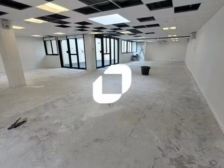 bureau 311 m²