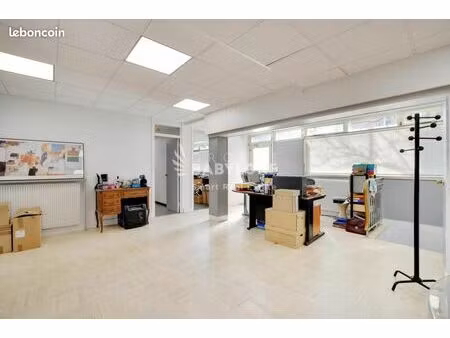 bureaux 163 m²