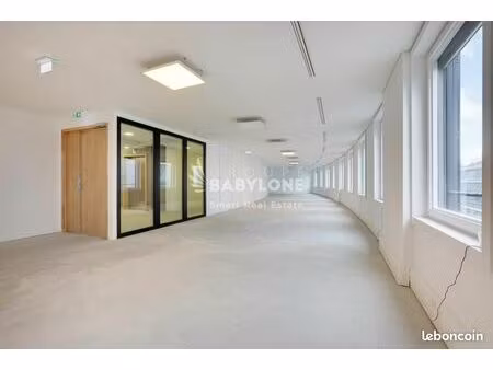 bureaux 4 257 m²