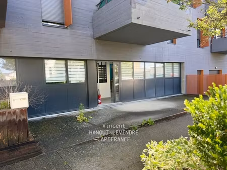en vente entrepôt 70 m² – 134 400 € |écouflant