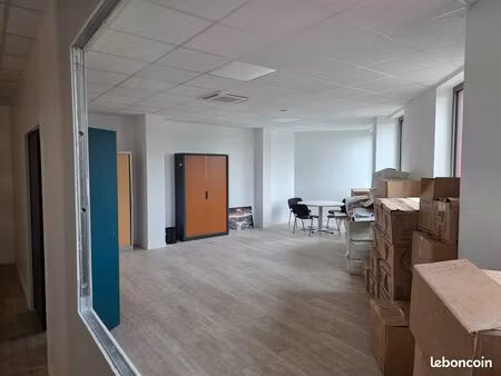 locaux + entrepot