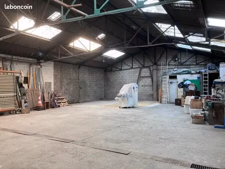 local d'activité 220 m²