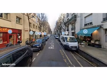 local 93 m²
