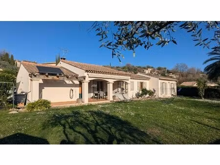 maison de plain-pied au calme avec grand jardin plat sans vis à vis