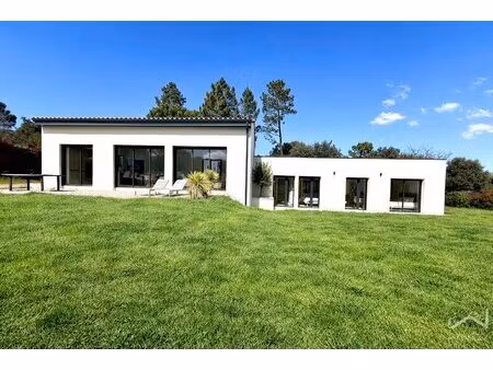 maison contemporaine neuve 2024 calme  lumière et prestations haut de gamme à...