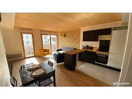 apartment 50m² 2p à 5mn de la gare rer de rosny sous bois
