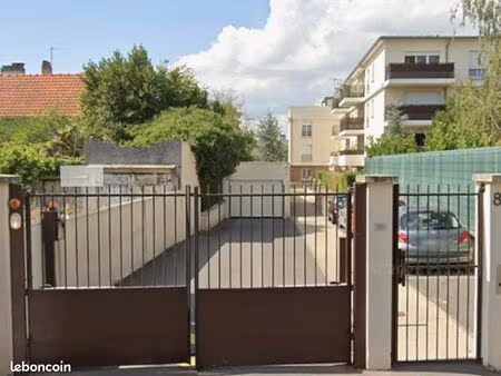 location place de parking – livry-gargan